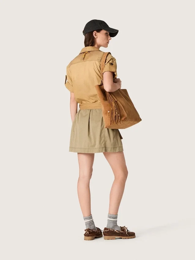 Vestido safari para mujer en algodón beige y verde militar con bolsillos maxi