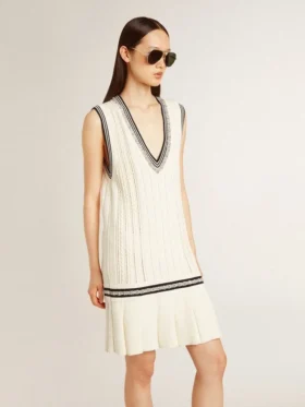 Vestido sin mangas de algodón blanco desgastado para mujer con ribetes azul oscuro y cristales