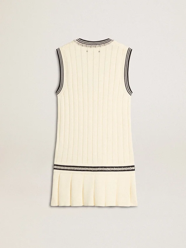Vestido sin mangas de algodón blanco desgastado para mujer con ribetes azul oscuro y cristales