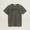 Vestido tipo camiseta gris para mujer con acabado desgastado