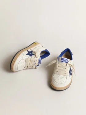 Young Ball Star con estrella de cuero azul metalizado y lengüeta en el talón