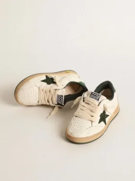 Young Ball Star en cuero blanco con estrella de gamuza verde