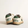 Young Ball Star en cuero blanco con estrella de gamuza verde