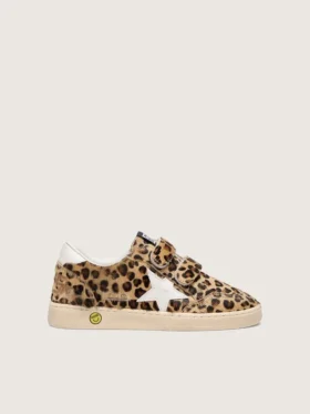 Young Ball Star en piel de potro con estampado de leopardo, estrella de cuero blanco y lengüeta en el talón