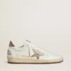 Zapatillas Ball Star para hombre en piel napa blanca con estrella y lengüeta en el talón de piel laminada color bronce