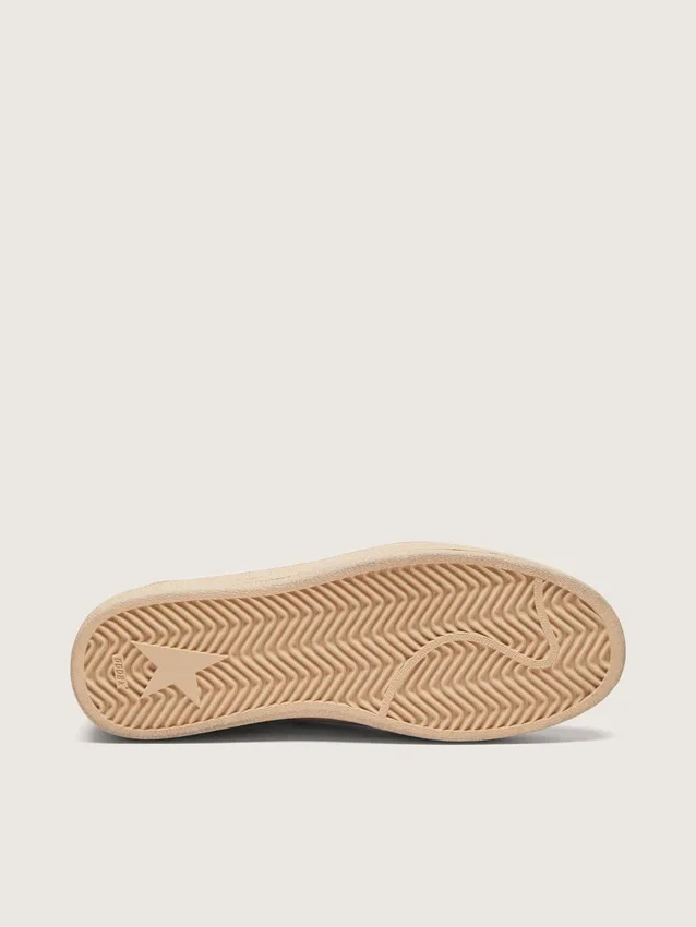 Zapatillas Ball Star para mujer en cuero color crema con estrella de cuero rojo ladrillo e inserciones de gamuza