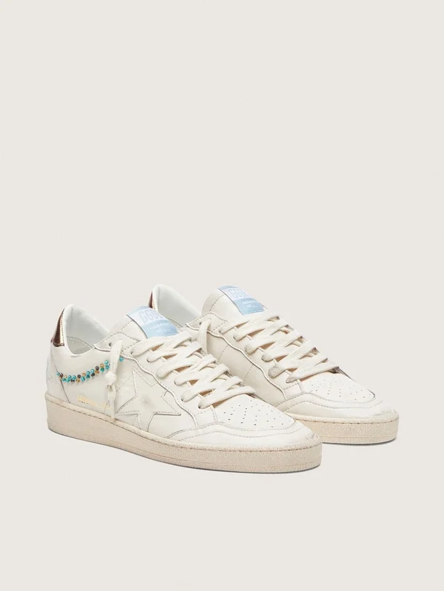 Zapatillas Ball Star para mujer en cuero color crema con estrella y cuentas tono sobre tono