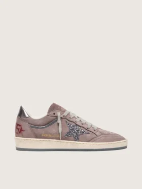 Zapatillas Ball Star para mujer en gamuza color lavanda con estrella plateada con purpurina y lengüeta del talón de cuero laminado