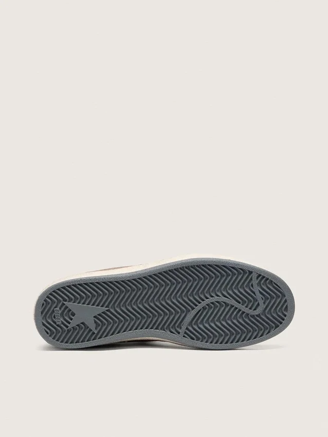 Zapatillas Ball Star para mujer en gamuza color lavanda con estrella plateada con purpurina y lengüeta del talón de cuero laminado
