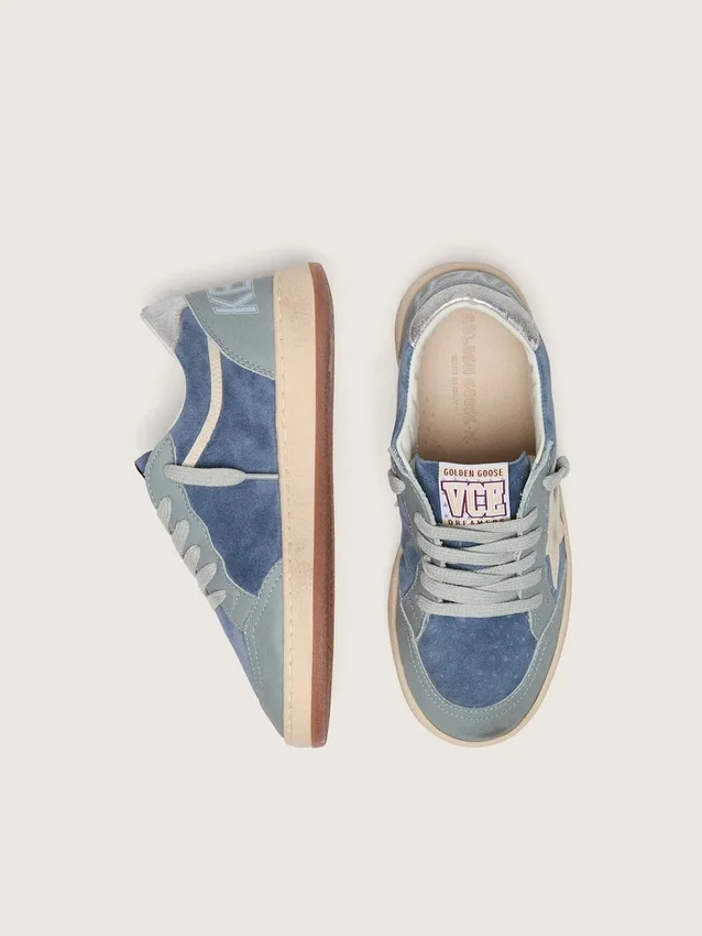 Young Ball Star en gamuza azul claro y azul denim con estrella de cuero blanco