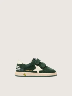 Zapatillas Ball Star para niños en gamuza verde bosque con estrella y lengüeta en el talón de cuero color crema