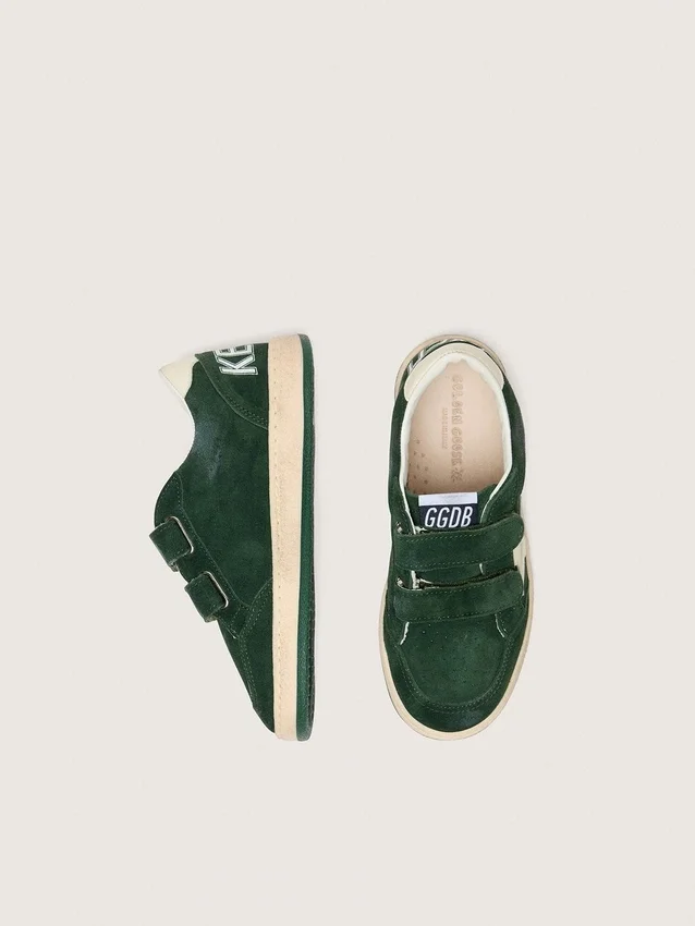 Zapatillas Ball Star para niños en gamuza verde bosque con estrella y lengüeta en el talón de cuero color crema
