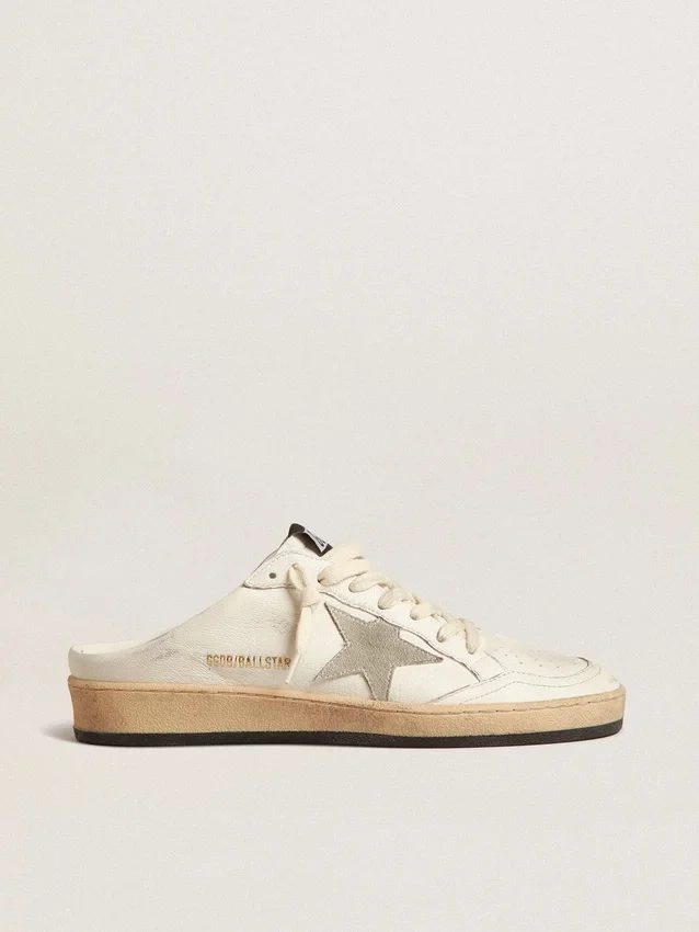 Zapatillas Ball Star tipo sabot en piel napa con estrella de gamuza gris hielo