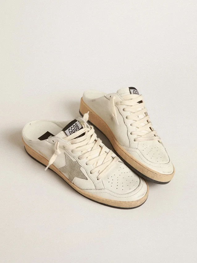 Zapatillas Ball Star tipo sabot en piel napa con estrella de gamuza gris hielo