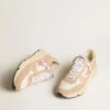 Zapatillas de mujer con Running Sole en malla y gamuza, con estrella rosa y lengüeta plateada en el talón