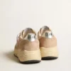 Zapatillas de mujer con Running Sole en malla y gamuza, con estrella rosa y lengüeta plateada en el talón