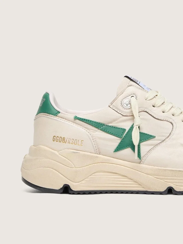 Zapatillas de mujer con Running Sole en nylon color crema y cuero con estrella de cuero verde