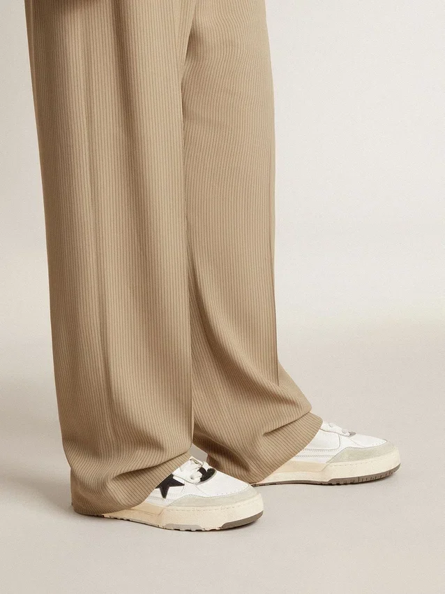 Zapatillas Forty2 para hombre con estrella rosa y lengüeta de talón de cuero blanco