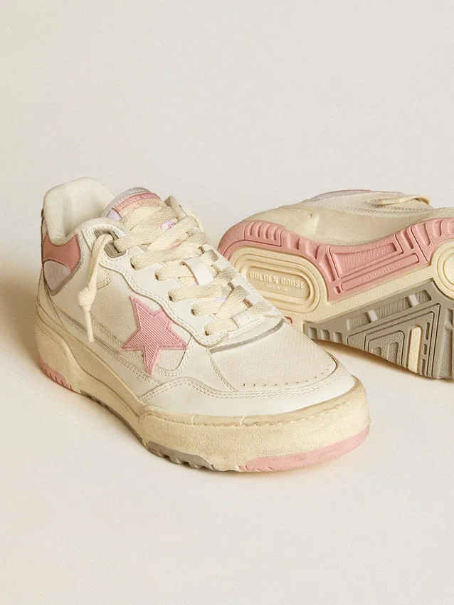 Zapatillas Forty2 para hombre con estrella rosa y lengüeta de talón de cuero blanco