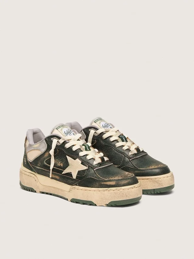 Zapatillas Forty2 para hombre en cuero verde y nylon color crema con estrella de TPU y lengüeta del talón de cuero plateado