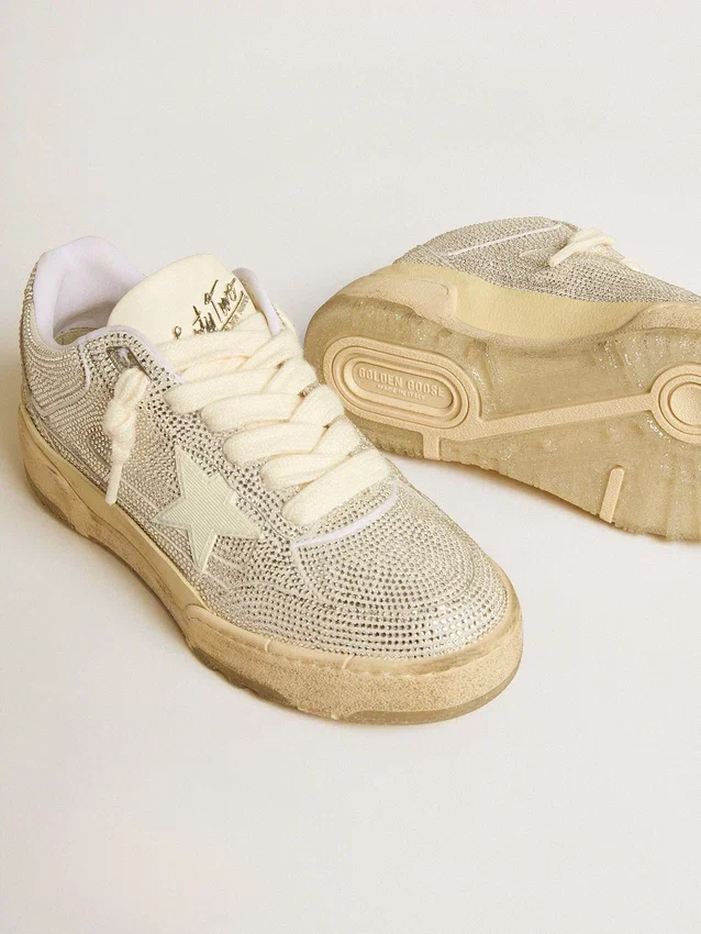 Zapatillas Forty2 para mujer en cuero blanco y cristales Swarovski con estrella blanca