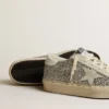 Zapatillas Hi Star para mujer en brillo plateado con estrella de gamuza y lengüeta del talón blanca