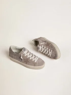 Zapatillas Hi Star para mujer en gamuza beige con estrella de cuero laminado y lengüeta del talón con purpurina