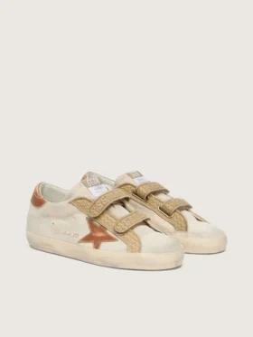 Zapatillas Old School para mujer en gamuza color perla con estrella de cuero rojo ladrillo y tira de rafia