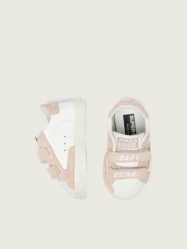 Zapatillas para bebés en napa con estrella de gamuza rosa y estampado de mascotas