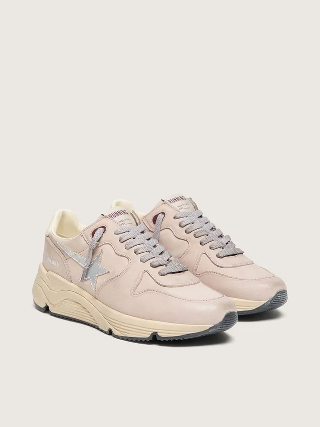 Zapatillas Running Sole para mujer en cuero rosa empolvado con estrella plateada