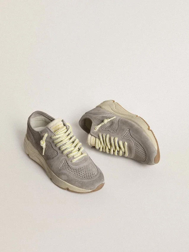 Zapatillas Running Sole para mujer en gamuza gris con estrella y lengüeta del talón de gamuza gris