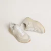 Zapatillas Running Sole para mujer en lona con estrella beige y lengüeta en el talón de cuero metalizado platino