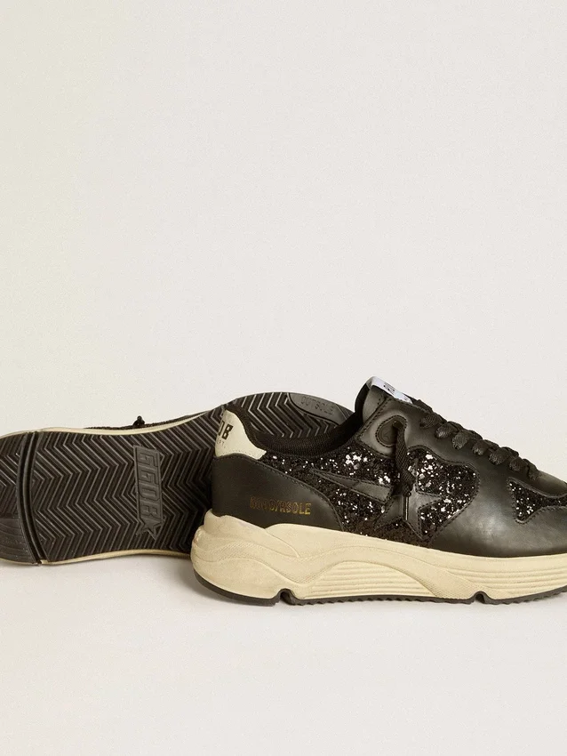 Zapatillas Running Sole para mujer en negro con purpurina, estrella de cuero y lengüeta de talón de nubuck