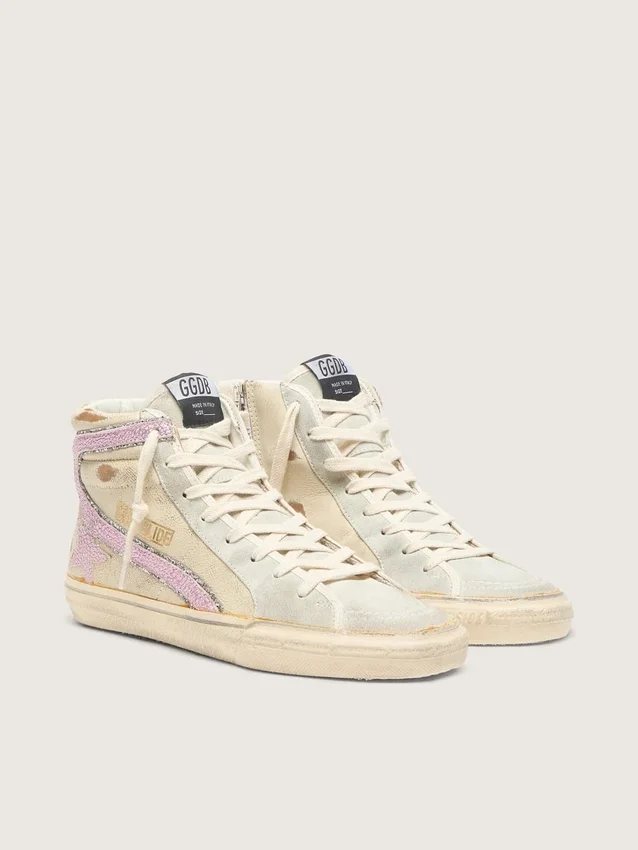 Zapatillas Slide en beige con estrella y detalle brillante de cuero rosa metalizado
