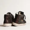 Zapatillas Slide en marrón con purpurina, estrella de cuero negro y detalles brillantes