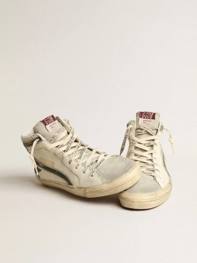 Zapatillas Slide en napa beige con estrella y rayo de cuero laminado verde