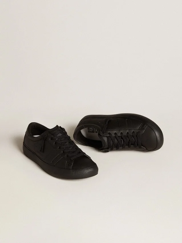 Zapatillas sostenibles Yatay Modelo 1B con parte superior de origen biológico y Y negro
