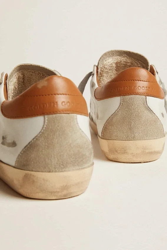 Zapatillas Super-Star para hombre con estrella de gamuza y lengüeta marrón en el talón
