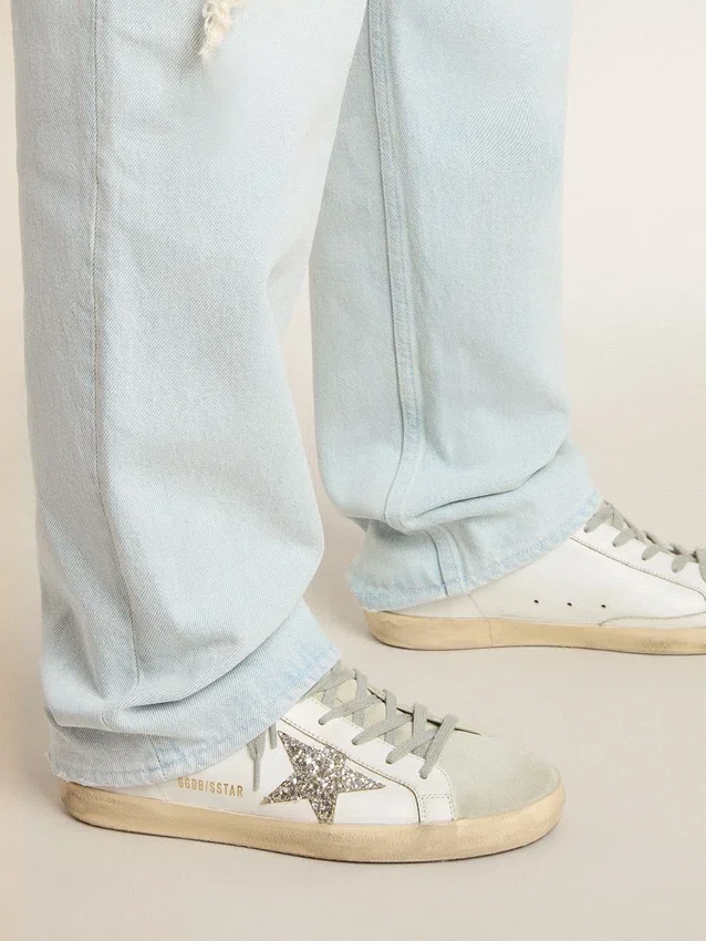 Zapatillas Super-Star Sabot con una estrella de purpurina platino y lengüeta de gamuza