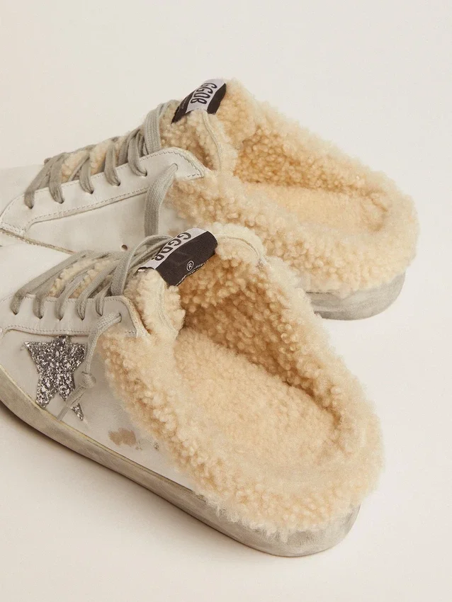 Zapatillas Super-Star Sabot para mujer en cuero blanco y forro de piel de oveja