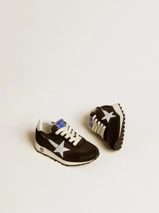Zapatillas Young Marathon de nylon negro con estrella estampada y lengüeta de cuero en el talón