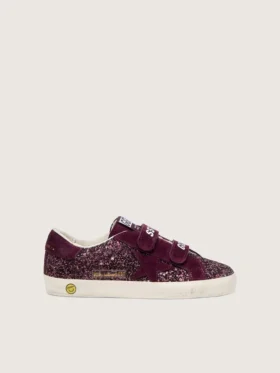 Zapatillas Young Old School en color burdeos con purpurina, con estrella de gamuza burdeos y lengüeta en el talón