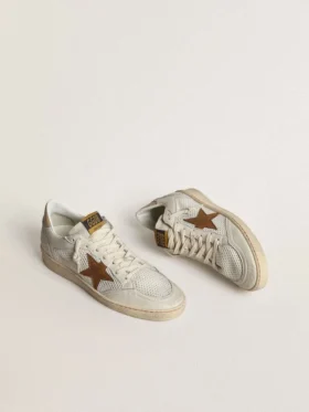 Zapatos Ball Star para mujer en napa blanca y malla con estrella de nubuck color tabaco y lengüeta del tacón en color beige