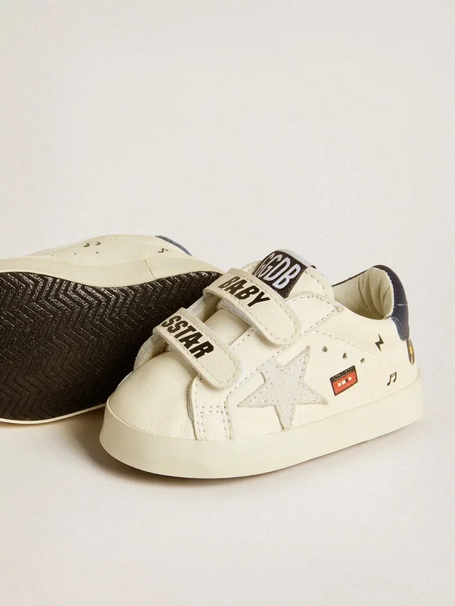 Zapatos escolares para bebé en piel napa con estampado musical y estrella de gamuza blanca