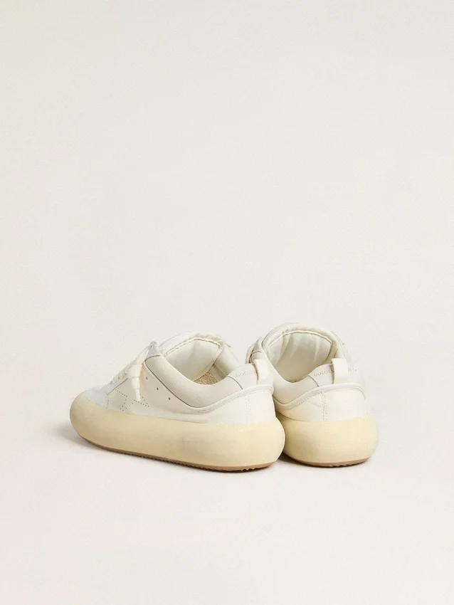 Zapatos Space-Star Cube para mujer en cuero blanco con estrella perforada