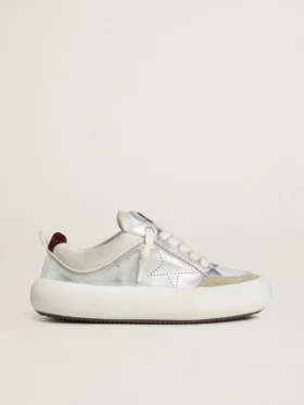 Zapatos Space-Star Cube para mujer en cuero gris hielo y plateado con lengüeta del talón en color burdeos