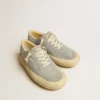 Zapatos Space-Star para hombre en gamuza gris hielo con estrella perforada