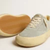 Zapatos Space-Star para hombre en gamuza gris hielo con estrella perforada