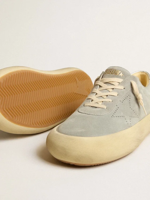 Zapatos Space-Star para hombre en gamuza gris hielo con estrella perforada