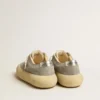 Zapatos Space-Star para mujer en gamuza gris hielo con estrella perforada